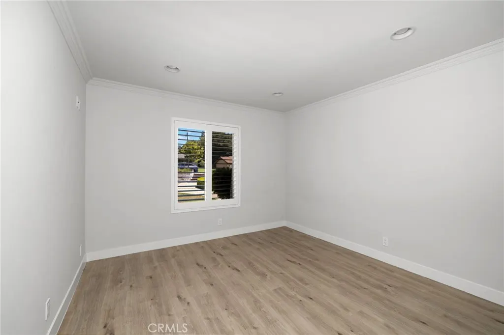 109 Glengrove Avenue