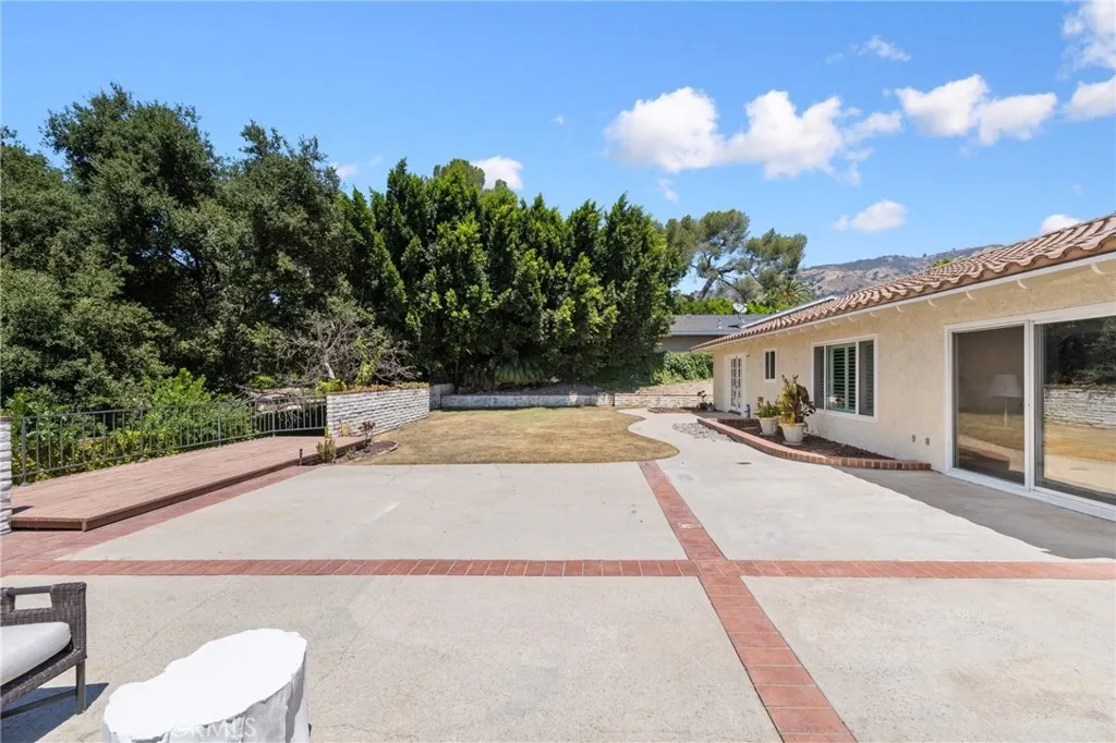 109 Glengrove Avenue