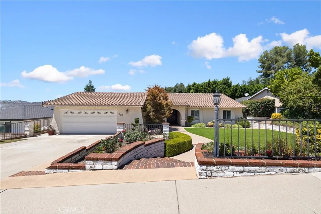 109 Glengrove Avenue