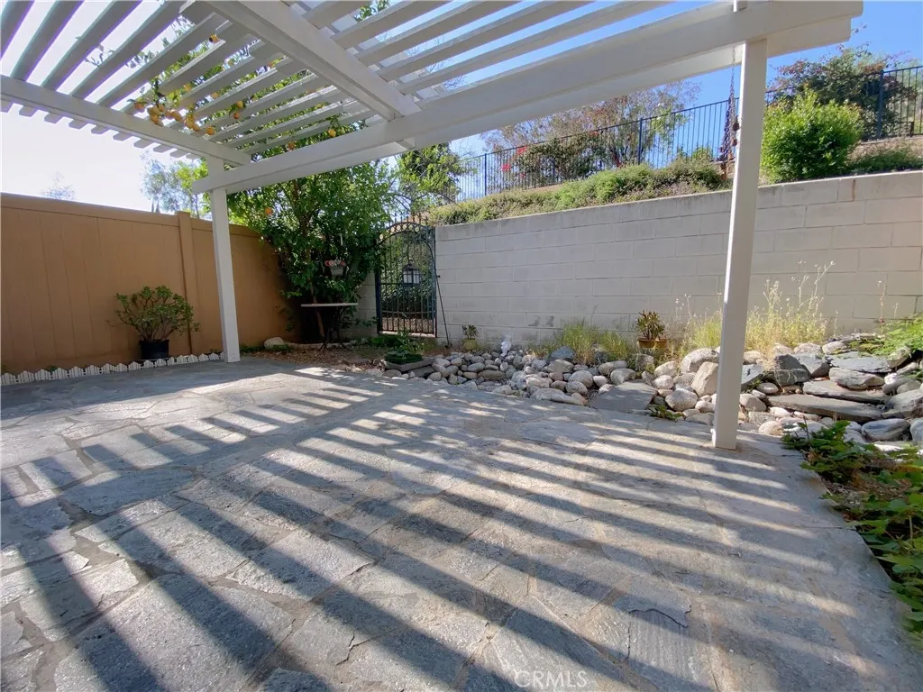 1911 E Calico Drive