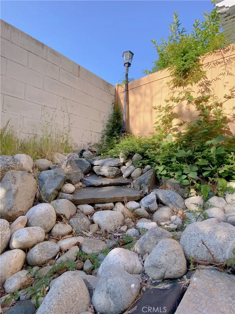 1911 E Calico Drive