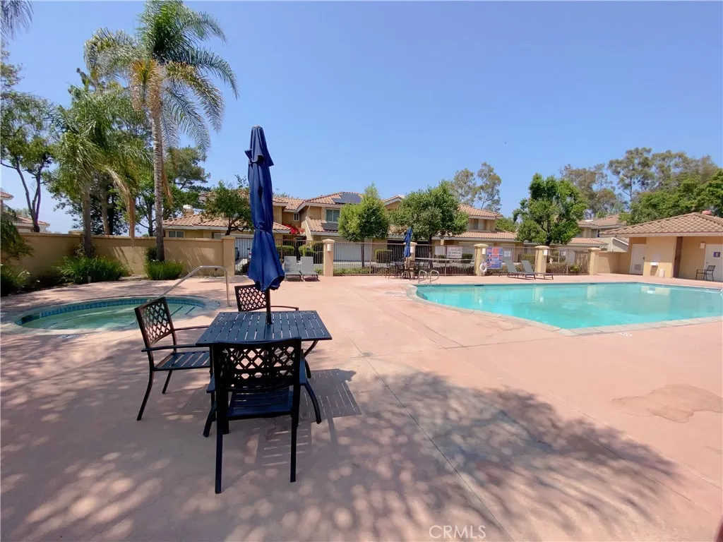 1911 E Calico Drive
