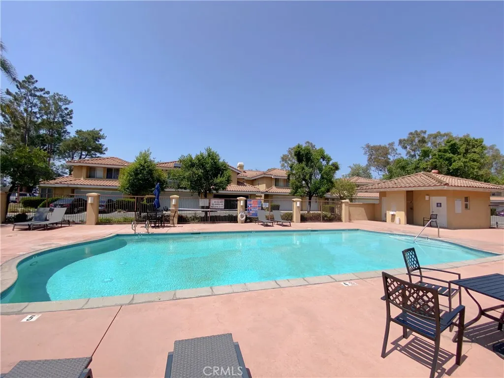 1911 E Calico Drive