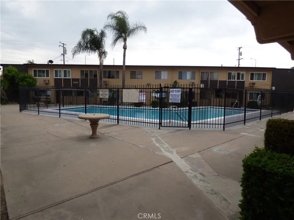 3000 Vineland Avenue, #10