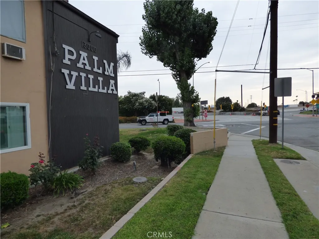 3000 Vineland Avenue, #10