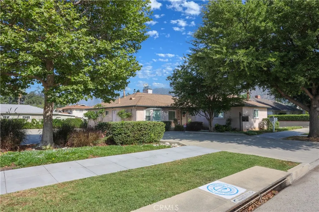 303 N Glendora Avenue, #B