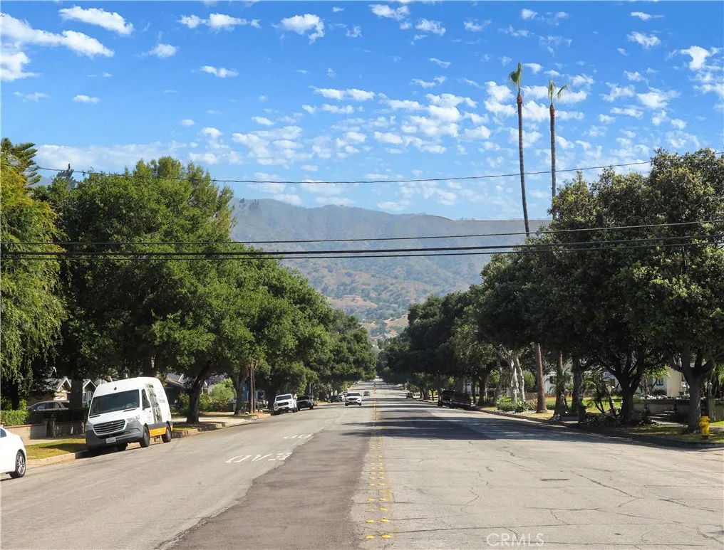 303 N Glendora Avenue, #B