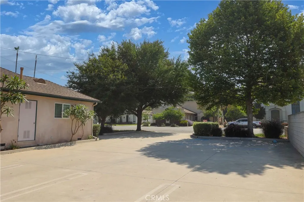 303 N Glendora Avenue, #B