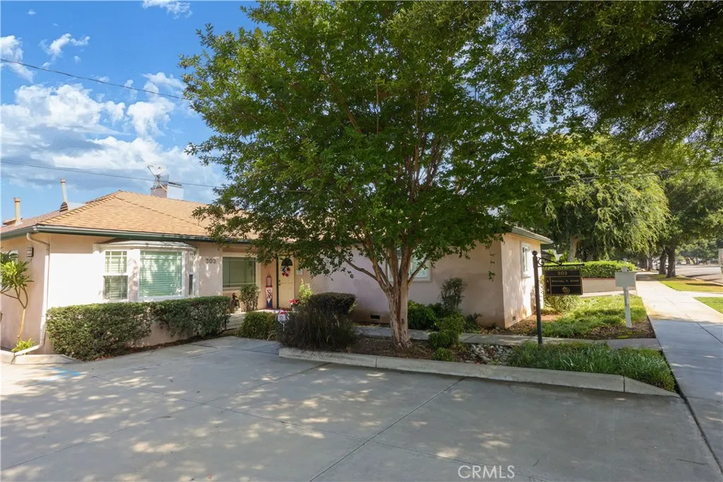 303 N Glendora Avenue, #B