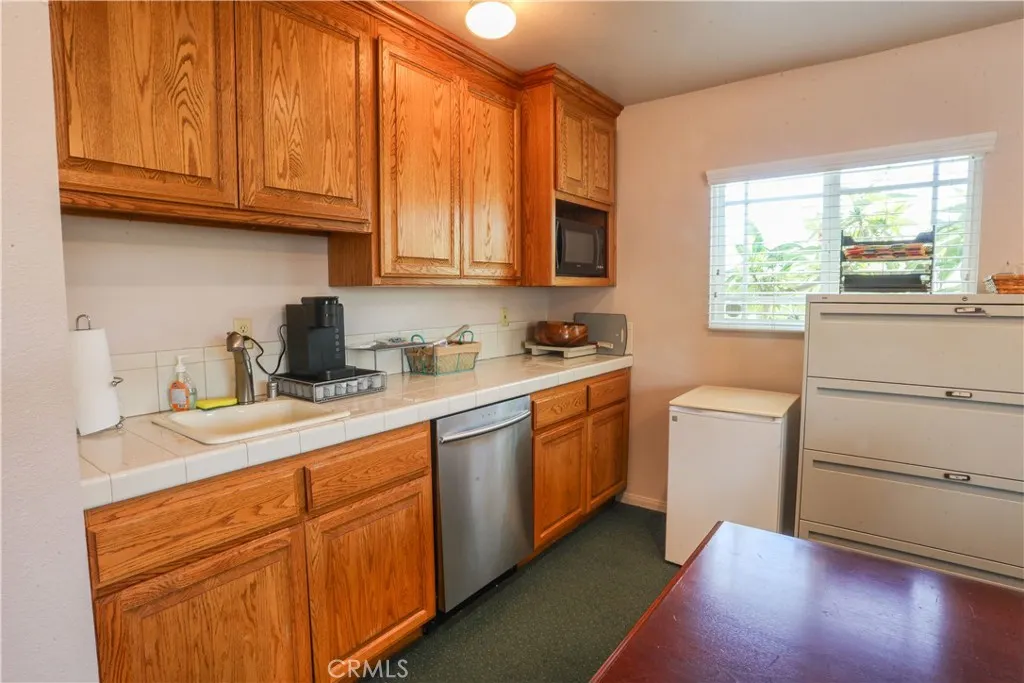 303 N Glendora Avenue, #B