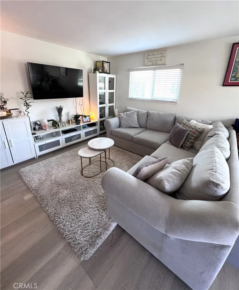 989 W Sierra Madre Avenue, #4
