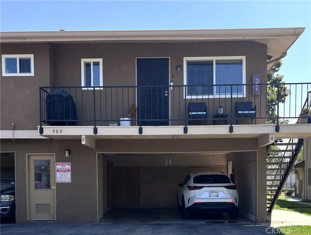 989 W Sierra Madre Avenue, #4