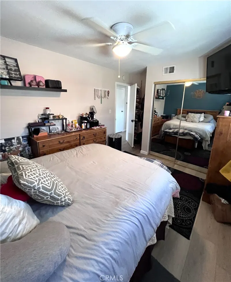 989 W Sierra Madre Avenue, #4