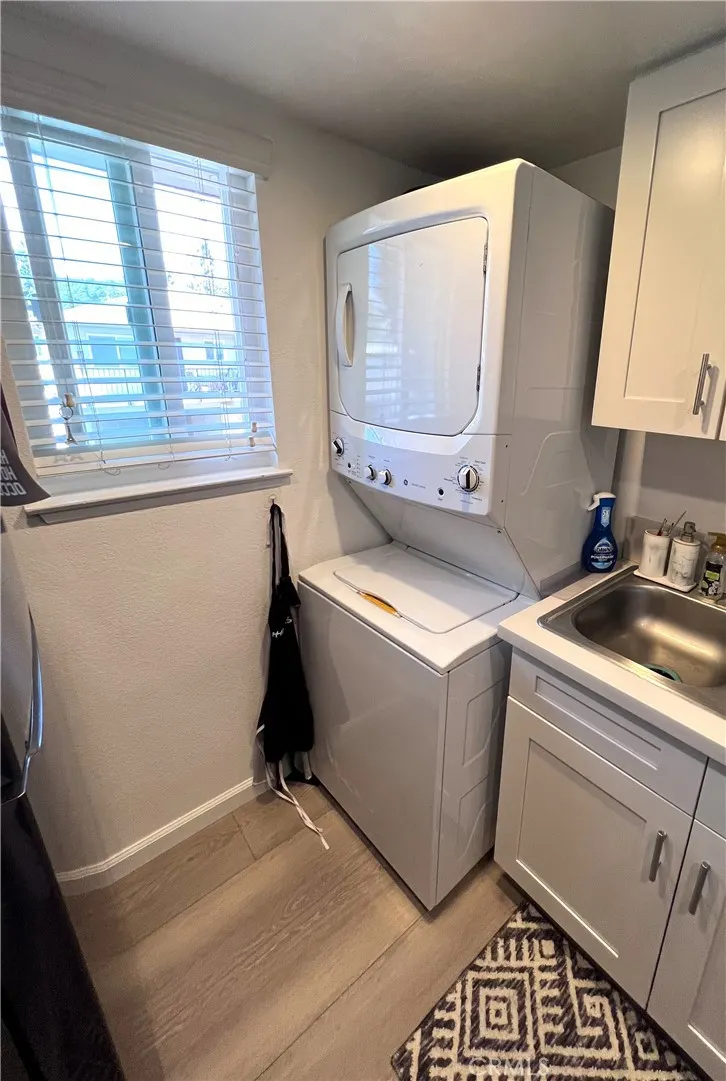 989 W Sierra Madre Avenue, #4