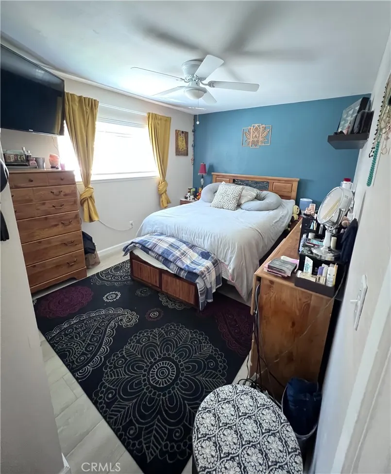 989 W Sierra Madre Avenue, #4
