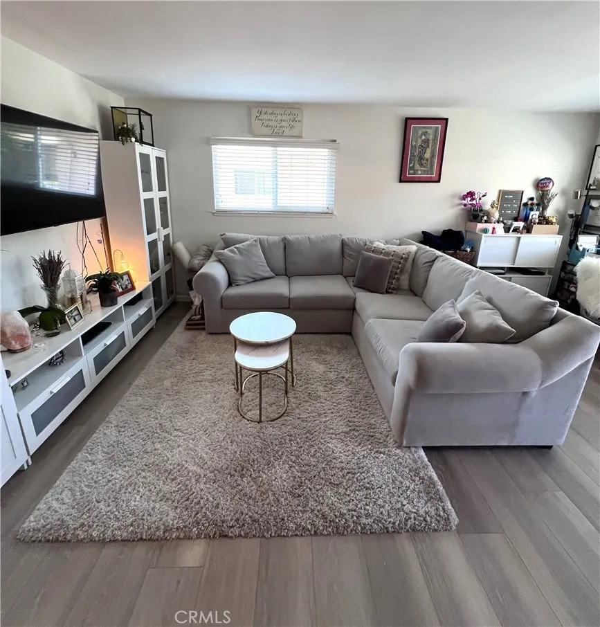989 W Sierra Madre Avenue, #4
