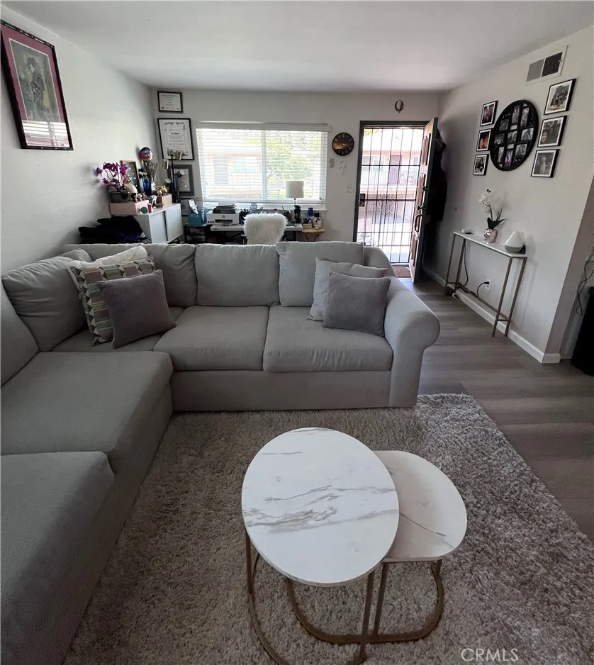 989 W Sierra Madre Avenue, #4