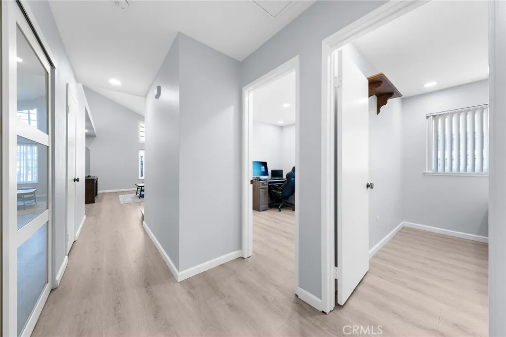 2718 S Sandpiper Avenue
