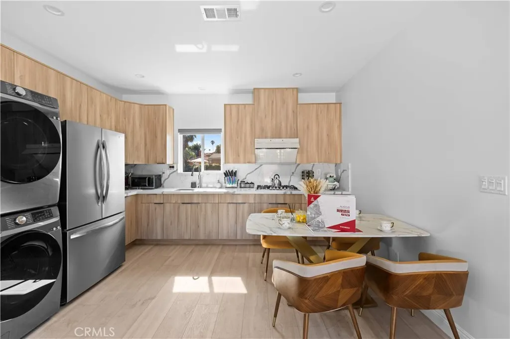 424 Roosevelt Ave
