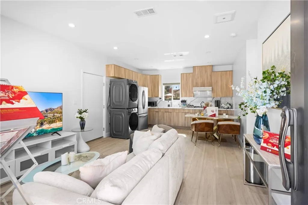 424 Roosevelt Ave