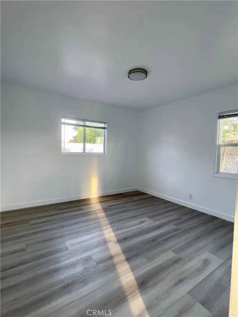 5042 N Glendora Avenue