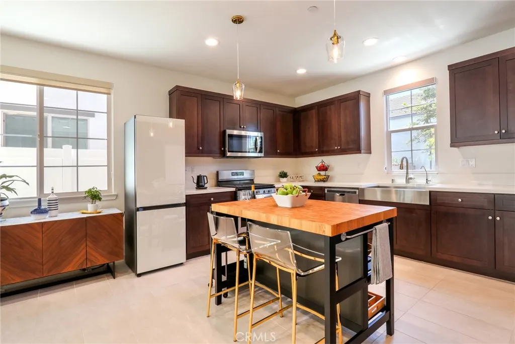 981 Rodeo Road