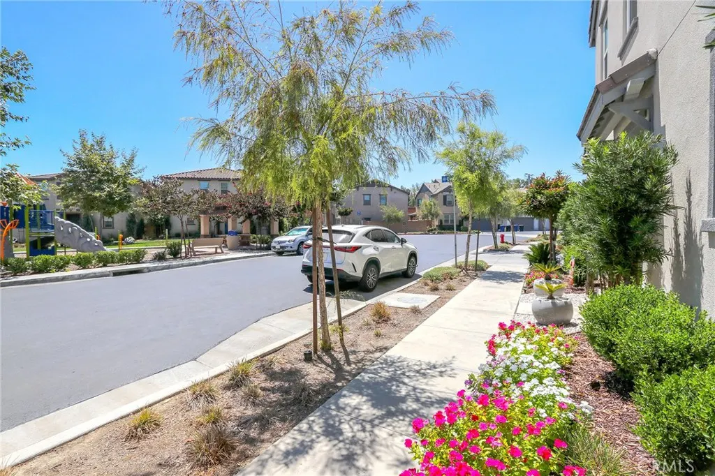 981 Rodeo Road