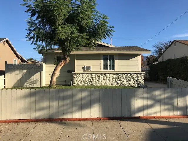 1467 3rd Street