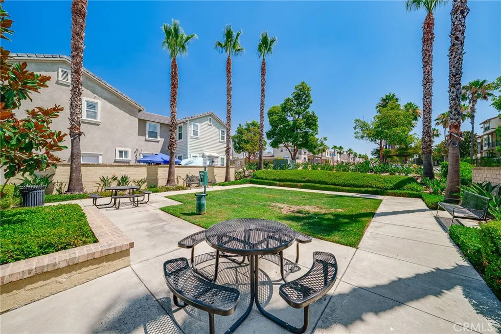 907 N Cornejo Way
