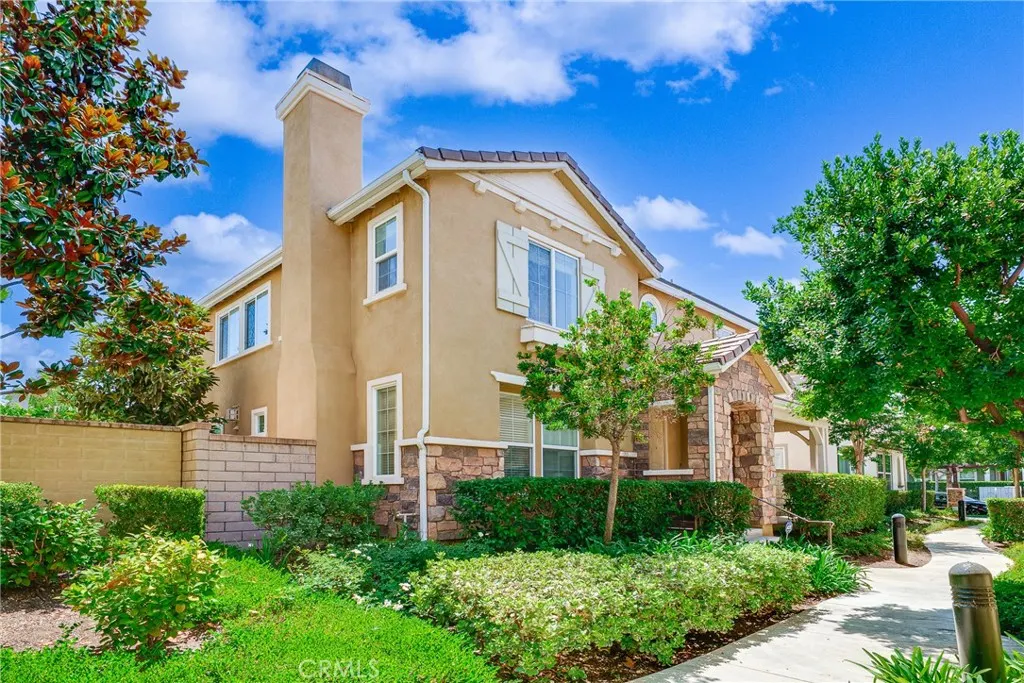 907 N Cornejo Way