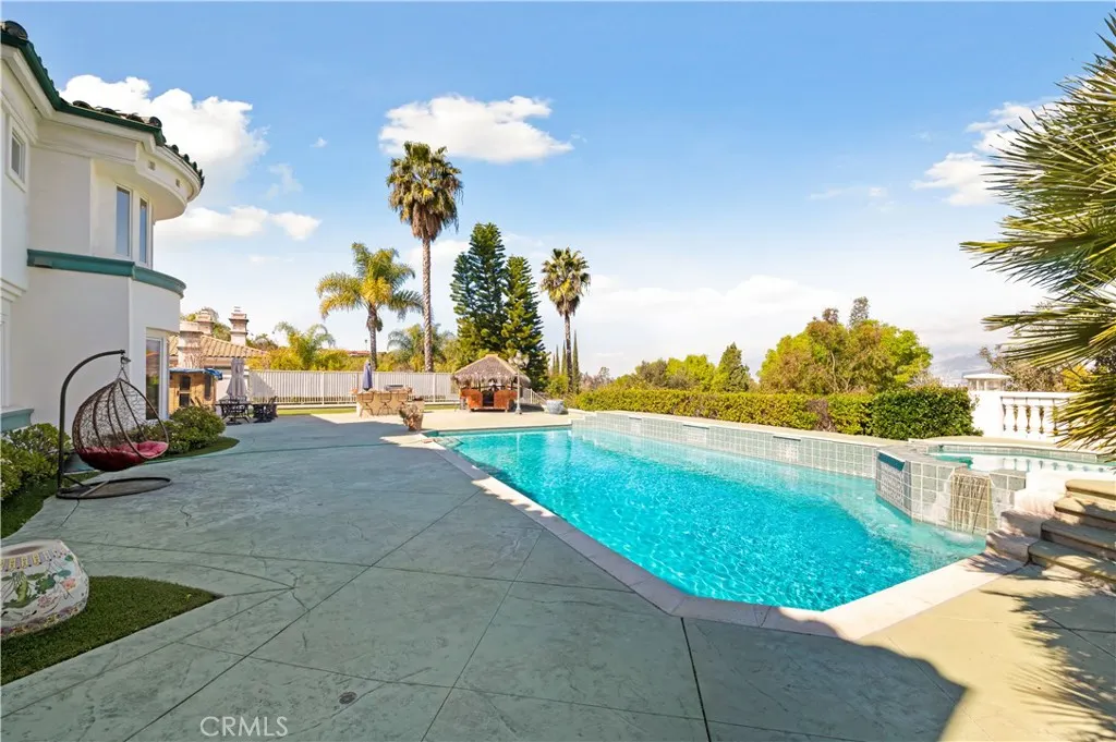 2821 Countrywood Lane