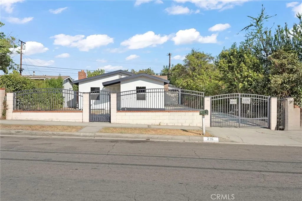 216 S Sandalwood Avenue