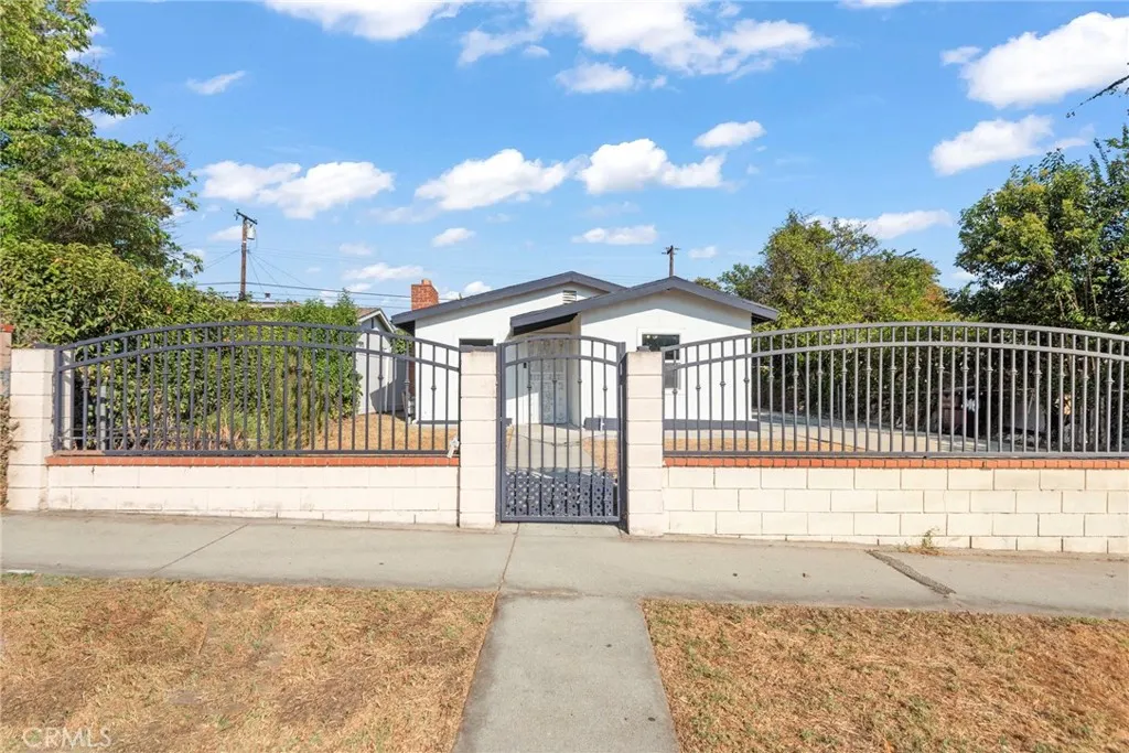 216 S Sandalwood Avenue
