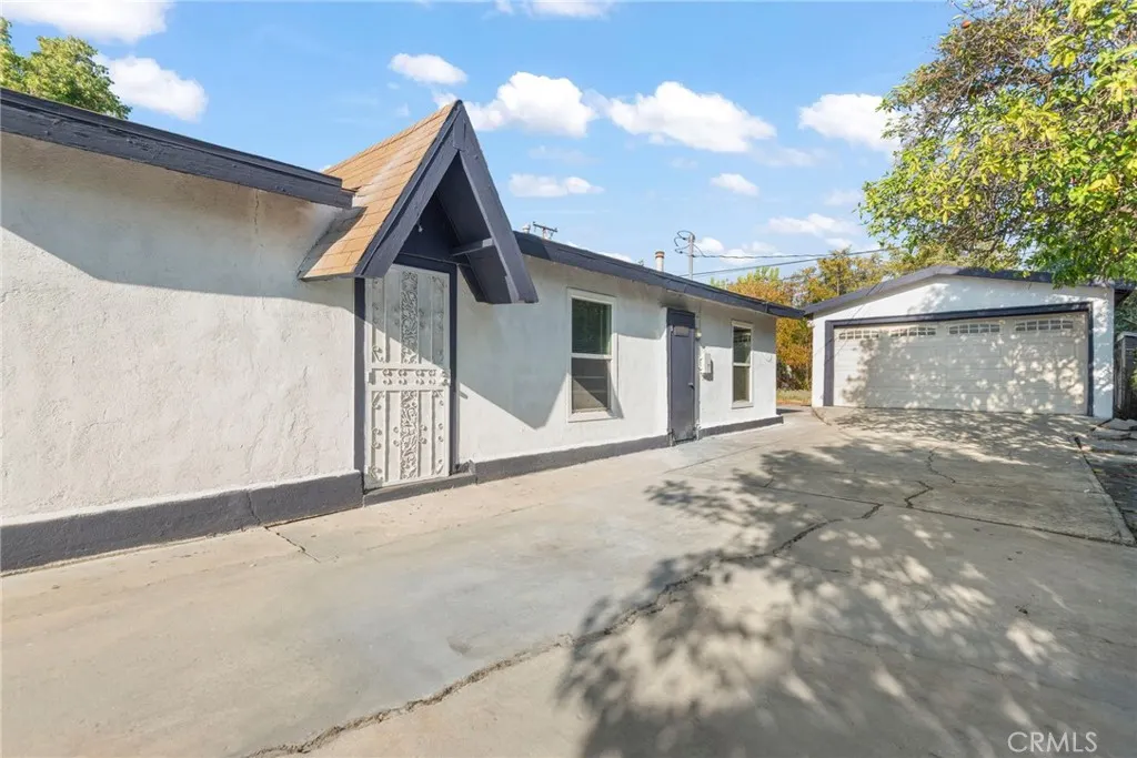 216 S Sandalwood Avenue