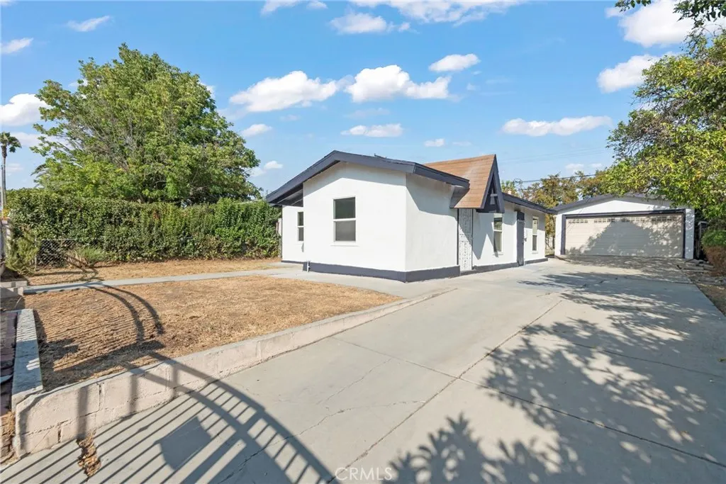 216 S Sandalwood Avenue