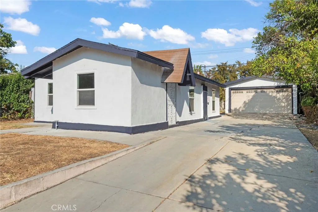 216 S Sandalwood Avenue