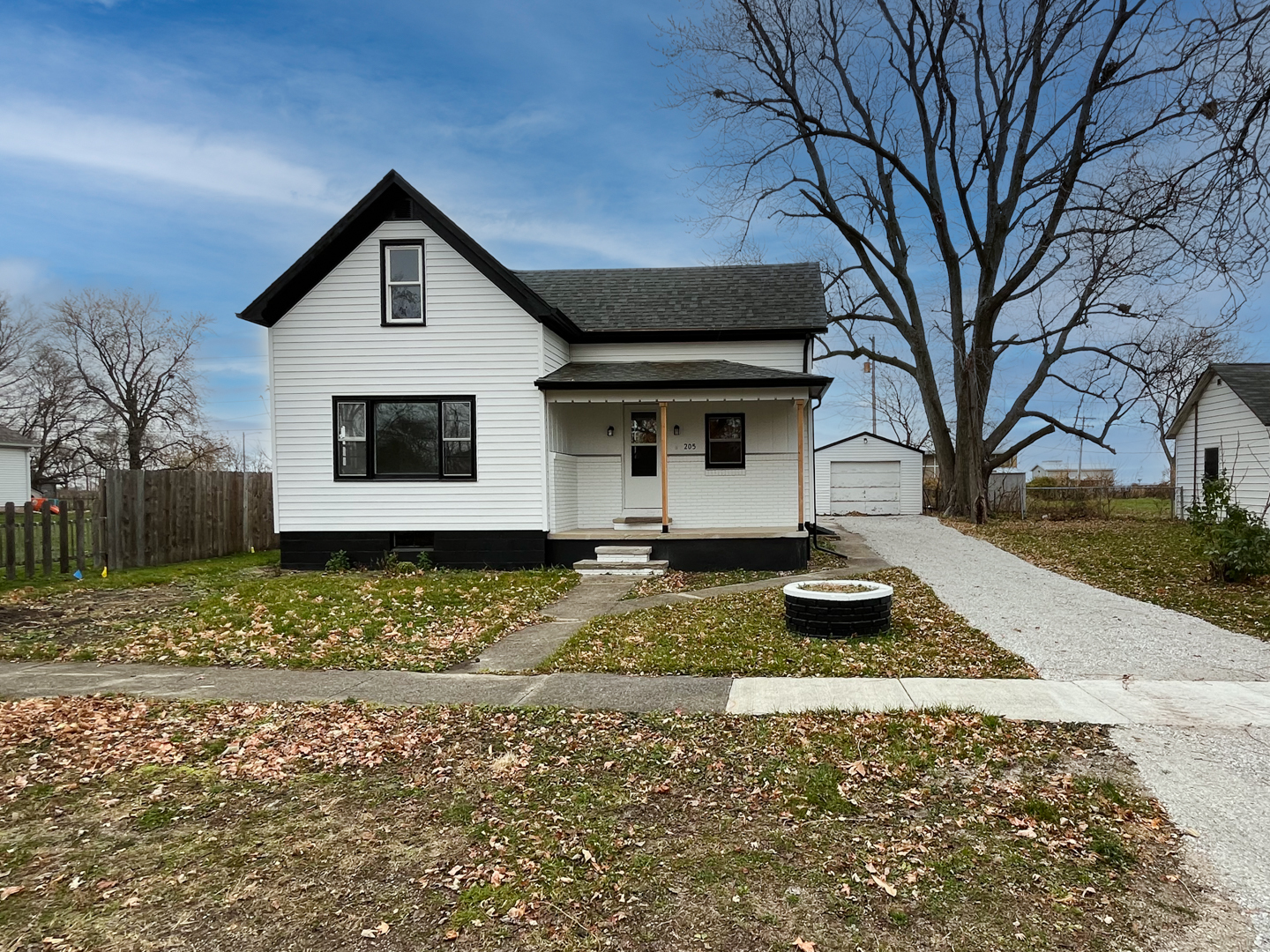 205 S Walnut Street IL