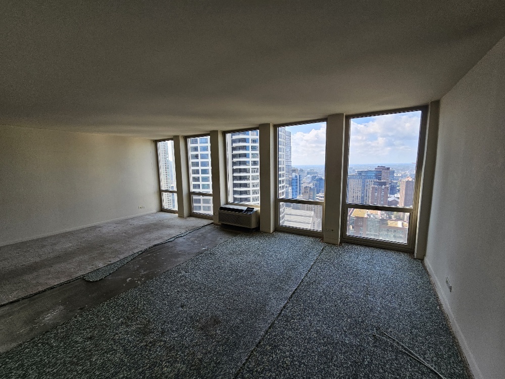 111 E CHESTNUT Street 44J IL, #44J