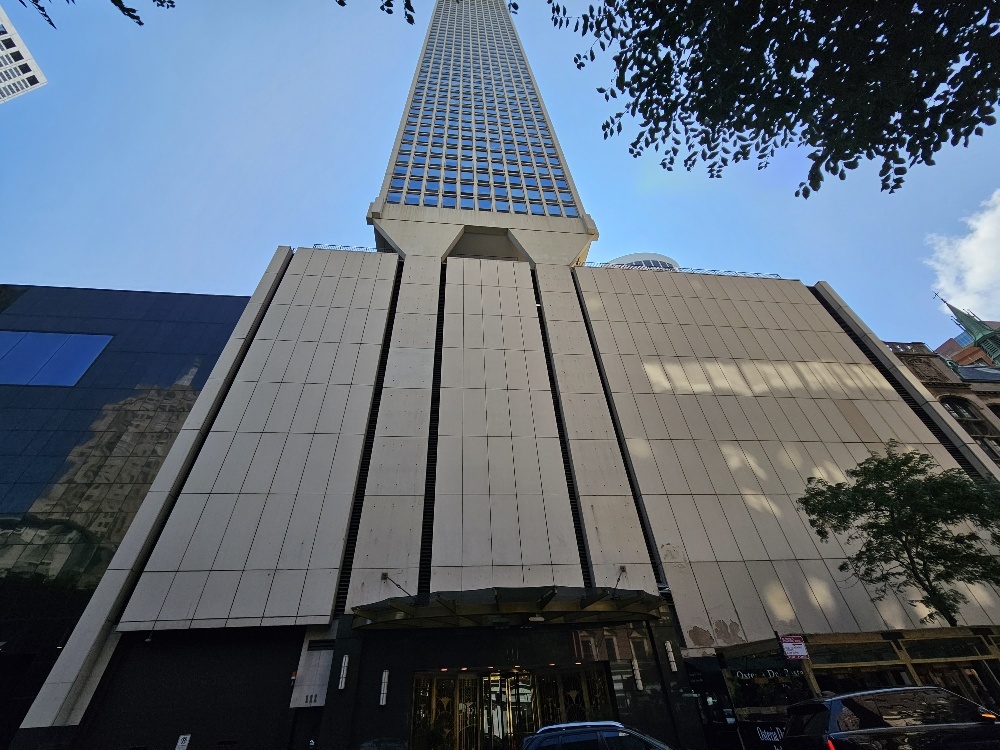 111 E CHESTNUT Street 44J IL, #44J