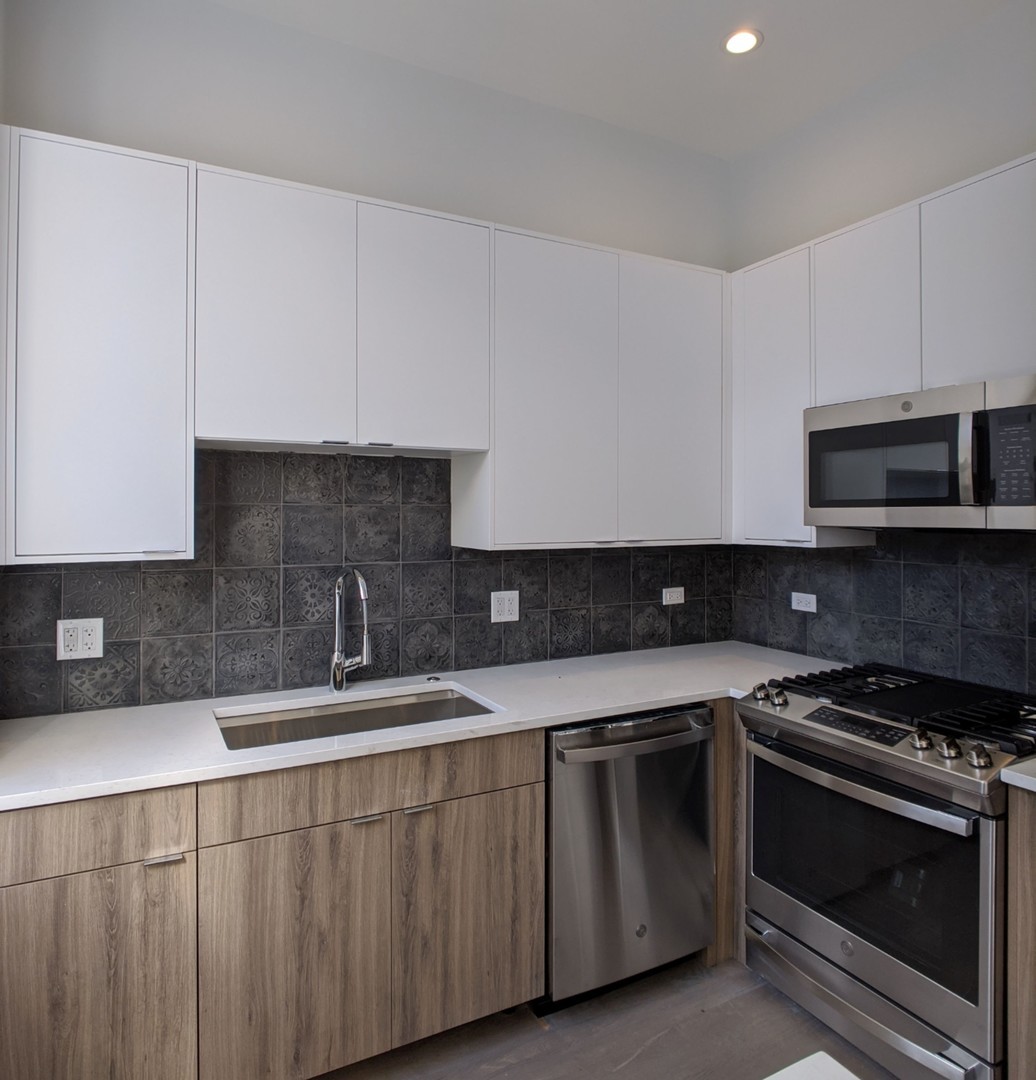 2120 W Belmont Avenue 2F IL, #2F