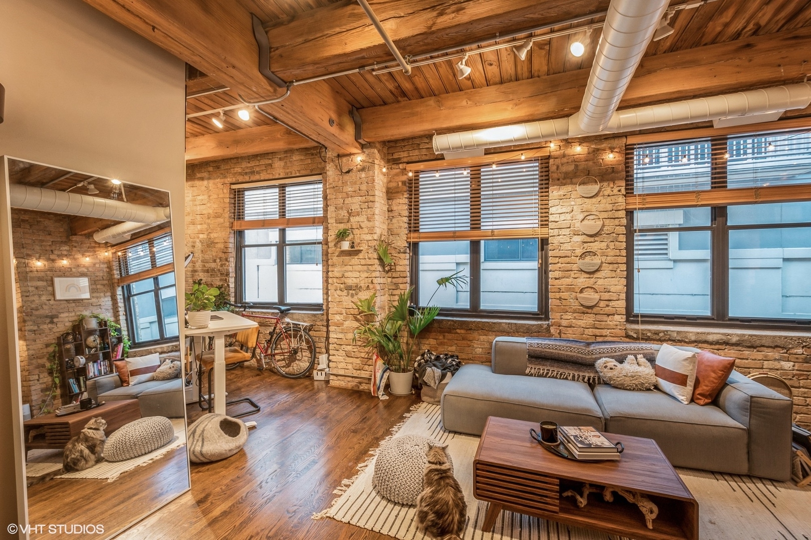 225 W Huron Street 502 IL, #502