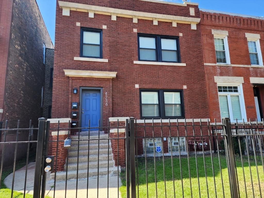 4236 S Champlain Avenue IL