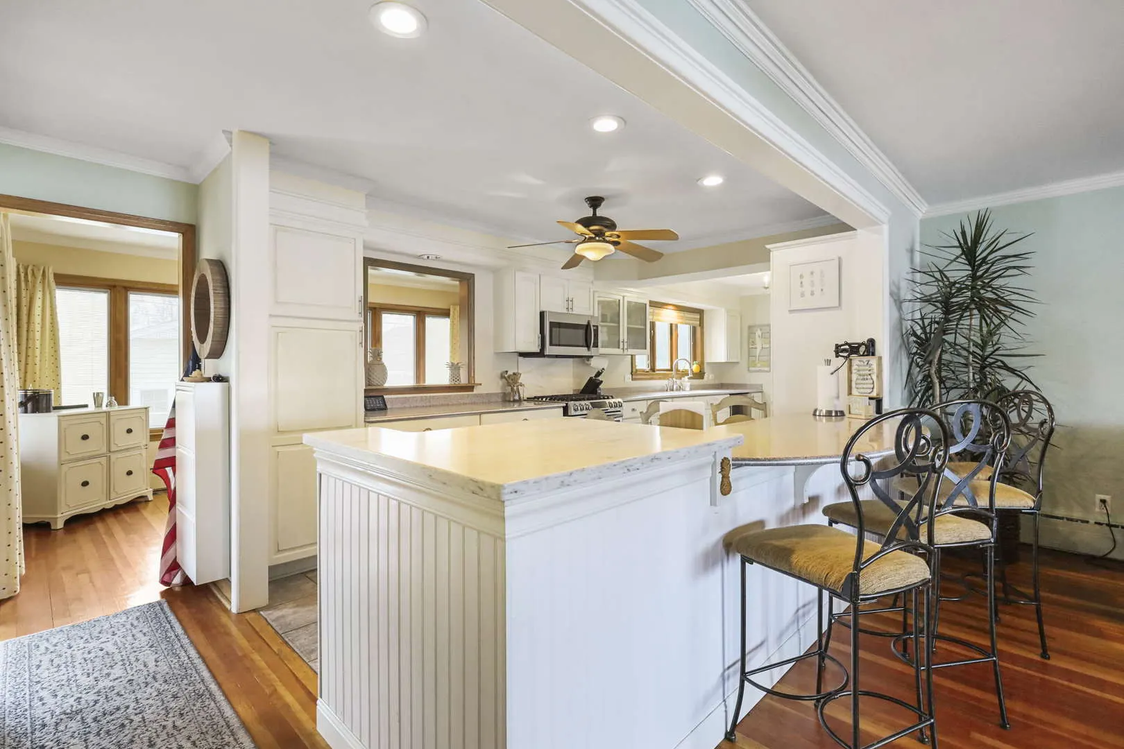 2115 N WOODLAWN PARK Avenue IL