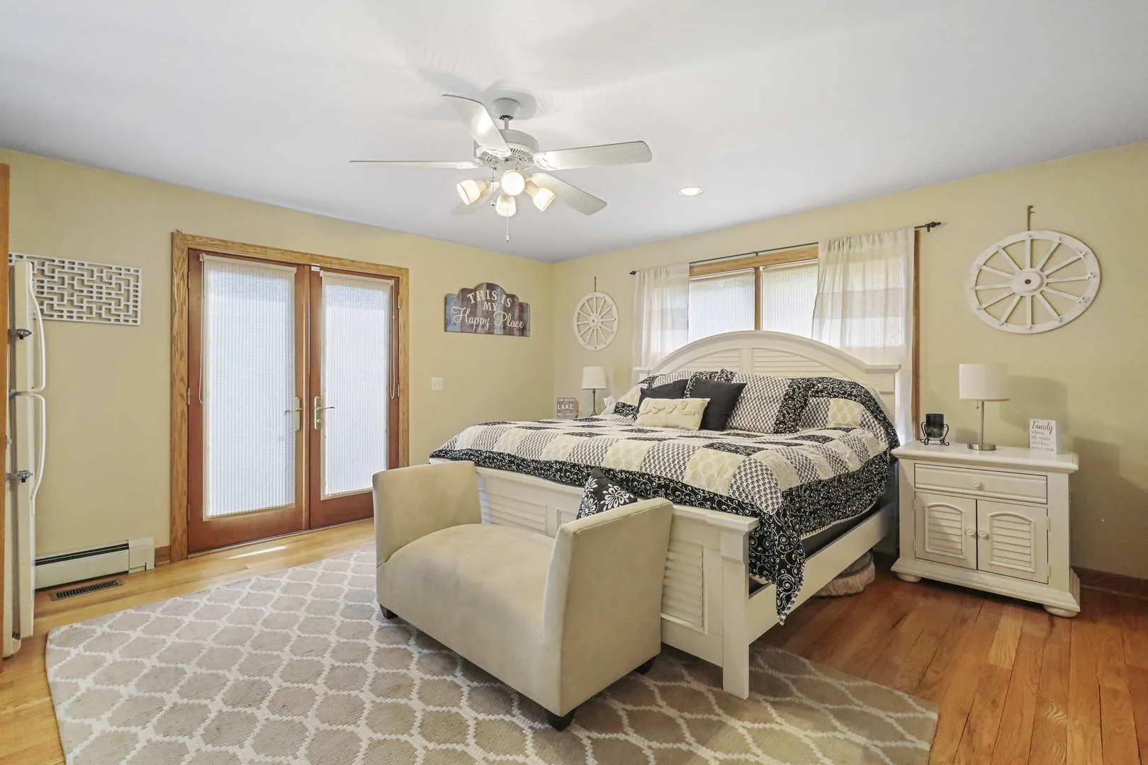 2115 N WOODLAWN PARK Avenue IL