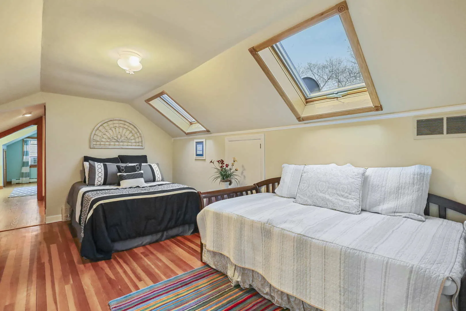 2115 N WOODLAWN PARK Avenue IL