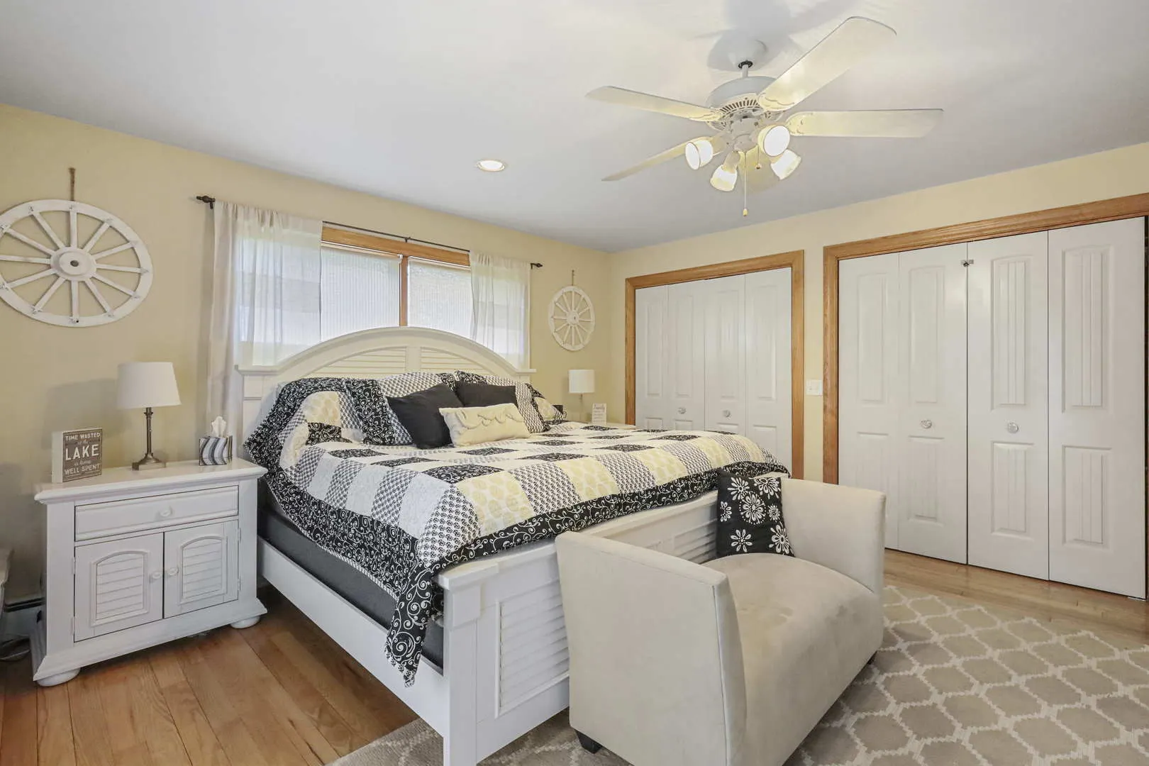 2115 N WOODLAWN PARK Avenue IL