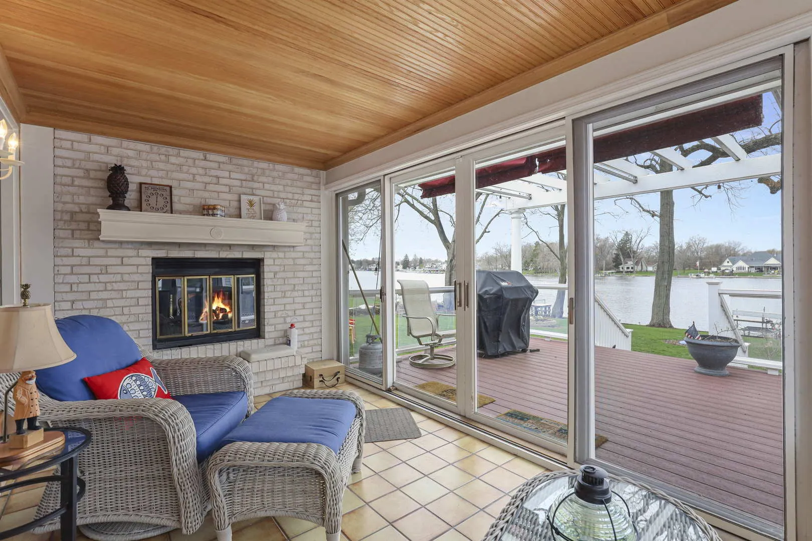 2115 N WOODLAWN PARK Avenue IL