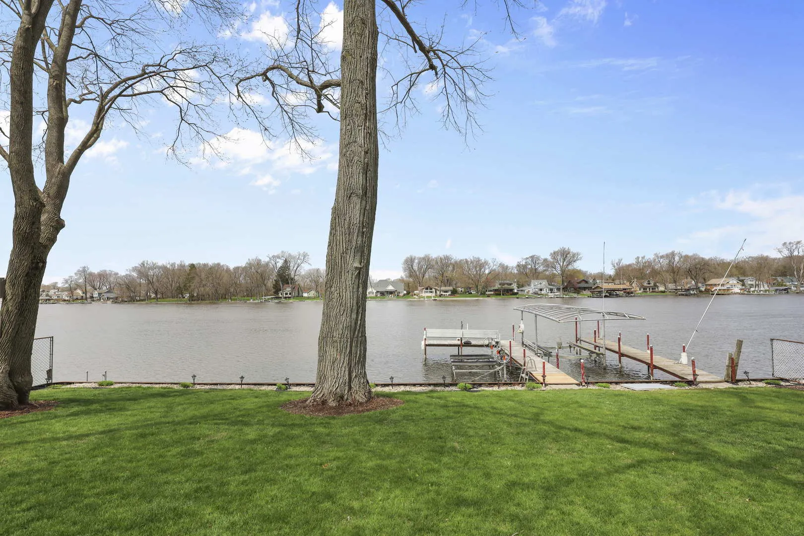 2115 N WOODLAWN PARK Avenue IL