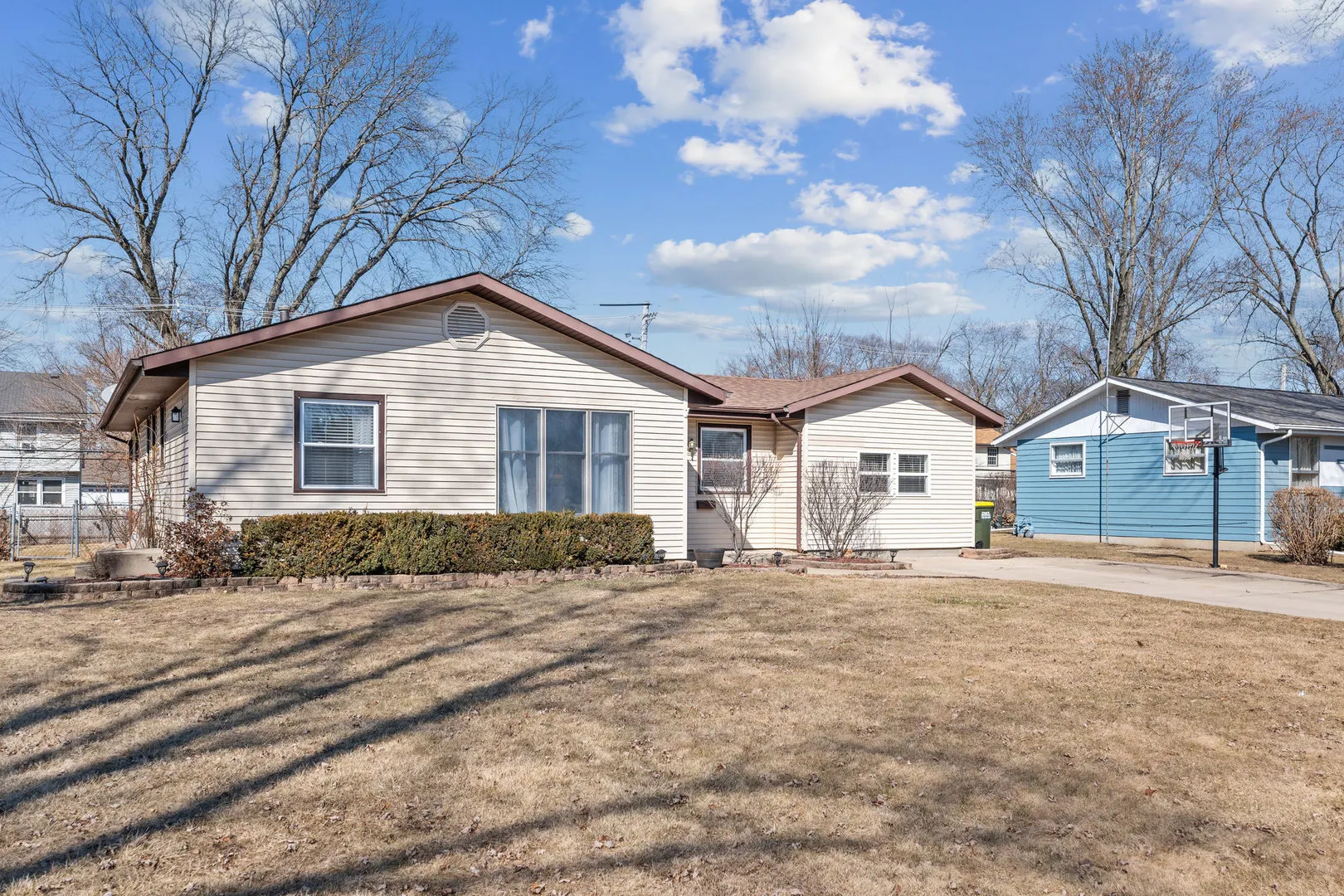 317 Mohawk Drive IL