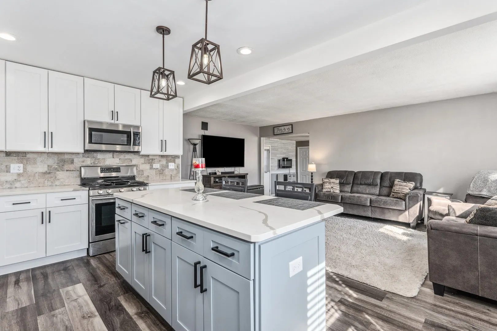 317 Mohawk Drive IL